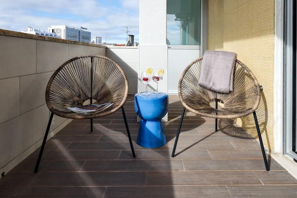 Lisbon Central Apartment With Balcony Exterior photo