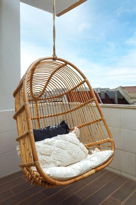Lisbon Central Apartment With Balcony Exterior photo