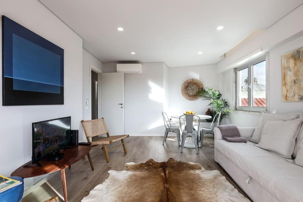 Lisbon Central Apartment With Balcony Exterior photo
