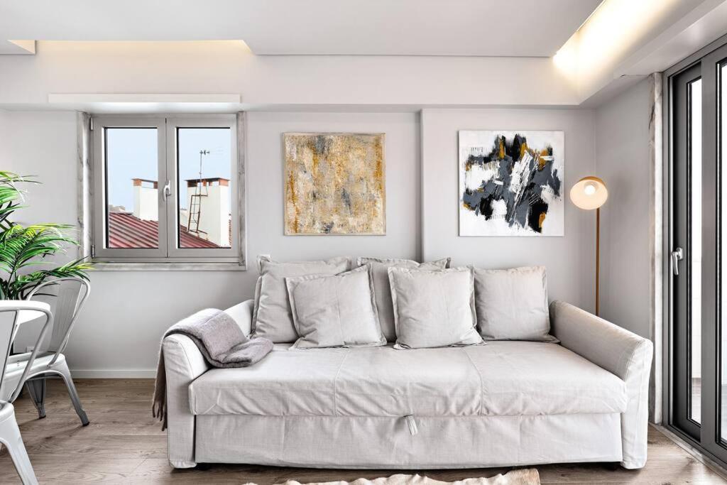 Lisbon Central Apartment With Balcony Exterior photo