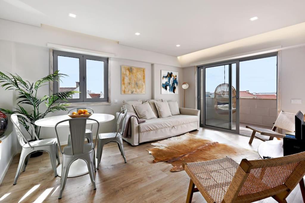 Lisbon Central Apartment With Balcony Exterior photo