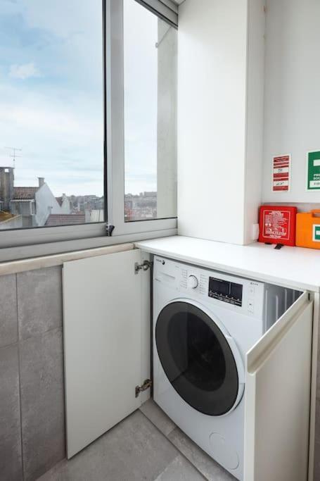 Lisbon Central Apartment With Balcony Exterior photo